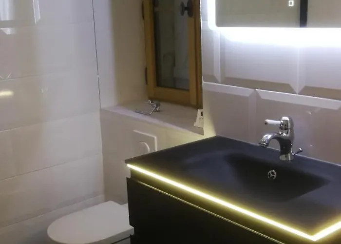 Oda ve Kahvaltı Les Du Foulot 3*